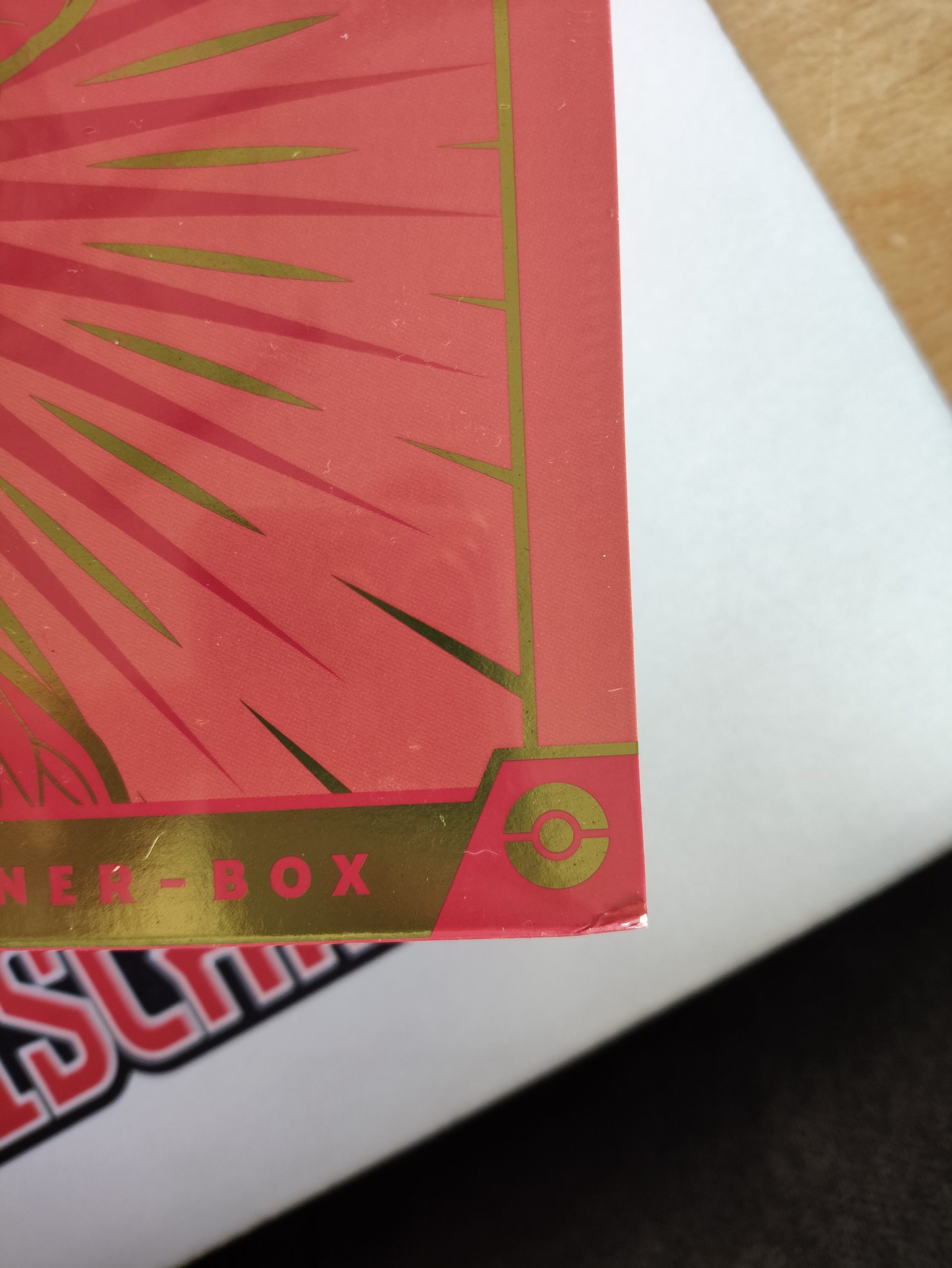 Pokemon, "B-Ware" Karmesin und Purpur Top Trainer Box, Deutsch – Bild 2