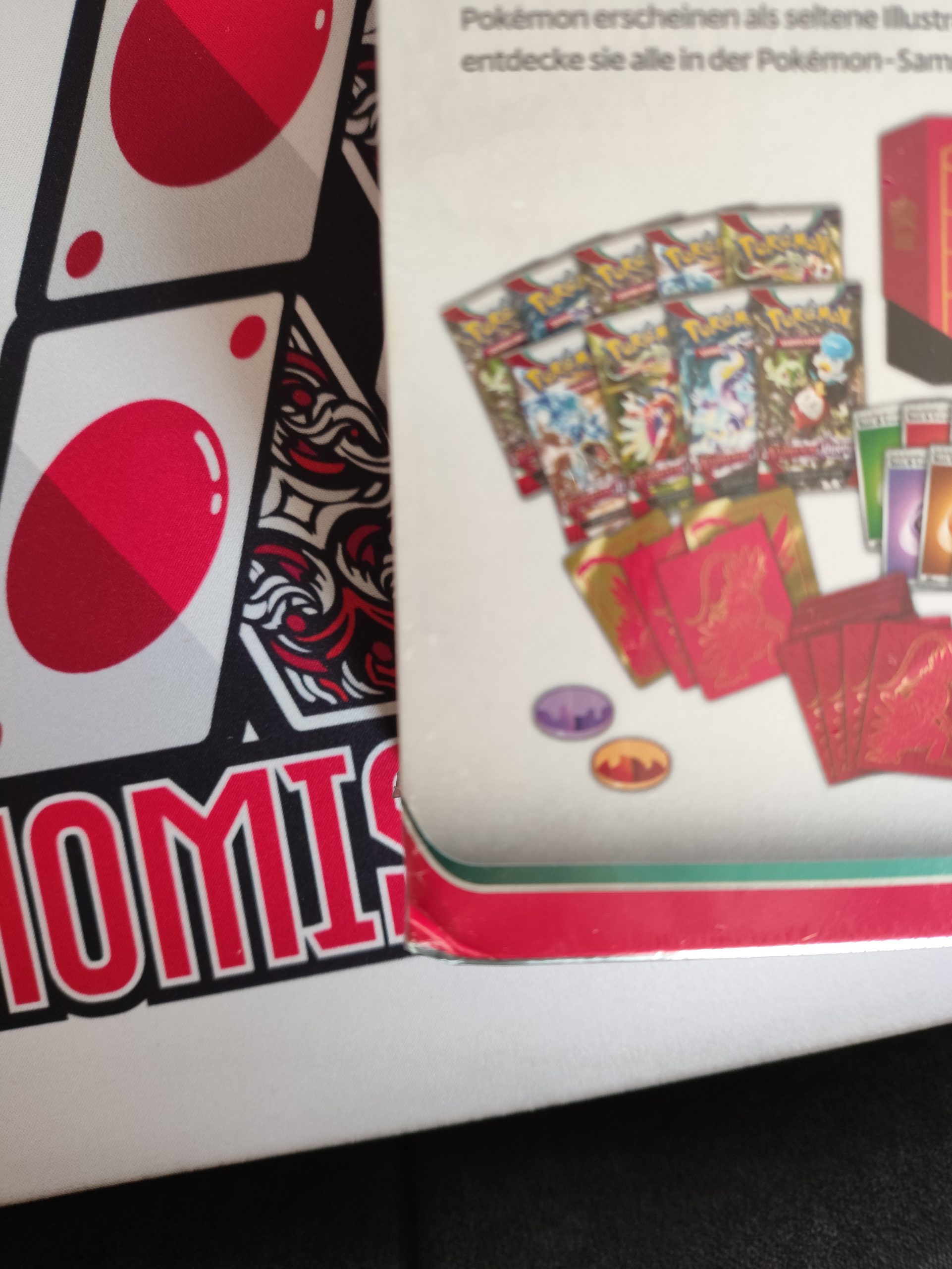 Pokemon, "B-Ware" Karmesin und Purpur Top Trainer Box, Deutsch – Bild 3