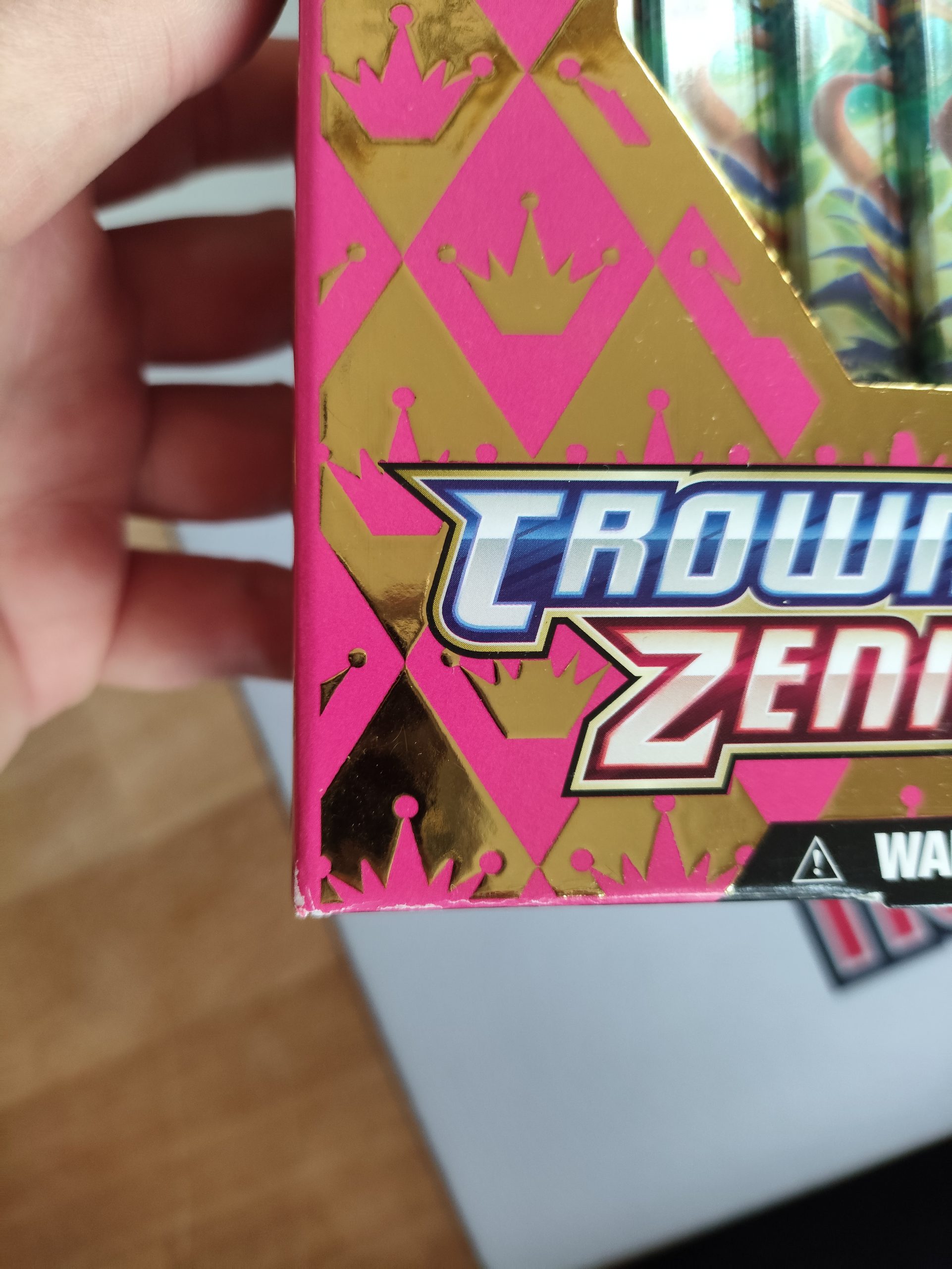 Pokemon, "B-Ware" Crown Zenith Shiny Zamazenta Premium Figure Collection, Englisch – Bild 2